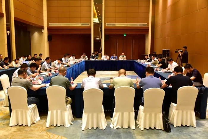 02 召開座談會.jpg